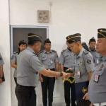 Dinilai Berjasa Cegah Peredaran Narkoba, Petugas Lapas Batam Terima Penghargaan