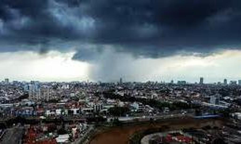 Awas Cuaca Ekstrem! Hujan Lebat dan Petir Diprediksi Landa Riau Hari Ini