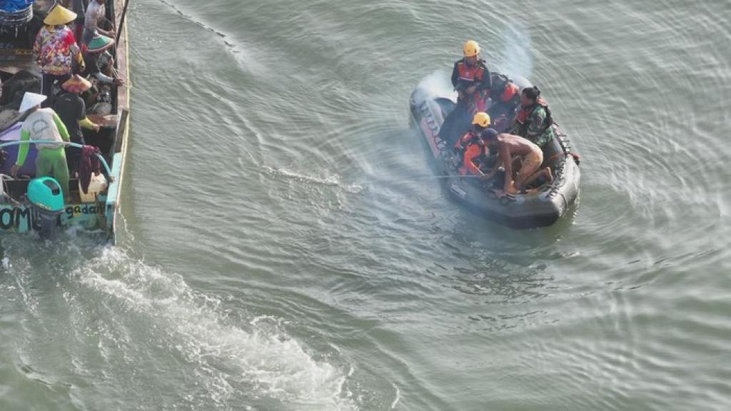 Dua Pelajar Hilang di Pantai Tiku Ditemukan Meninggal, Operasi SAR Resmi Ditutup