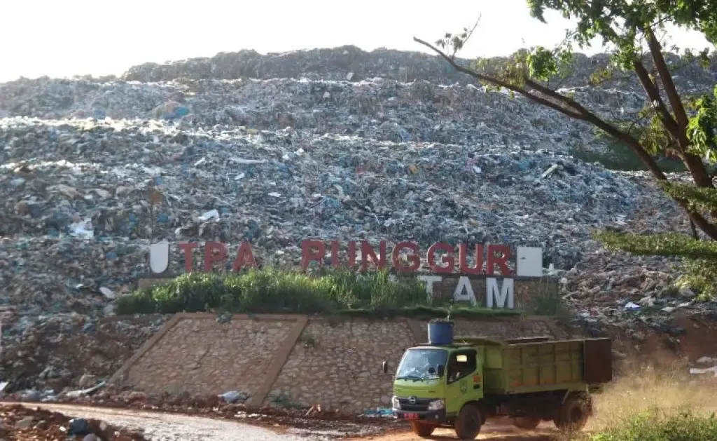 Antrean Truk Sampah Capai 7 km di TPA Telaga Punggur, Dinas Lingkungan Hidup Kota Batam (Batam) Buka Jalan Baru Redakan Macet
