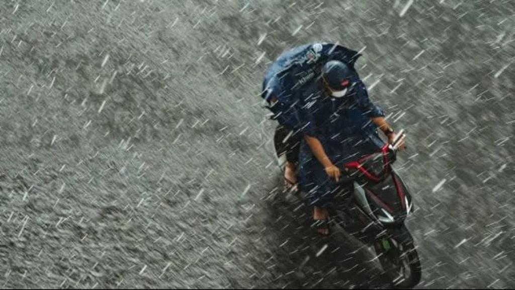 Waspada Cuaca Ekstrim Melanda Riau Sepanjang Hari ini