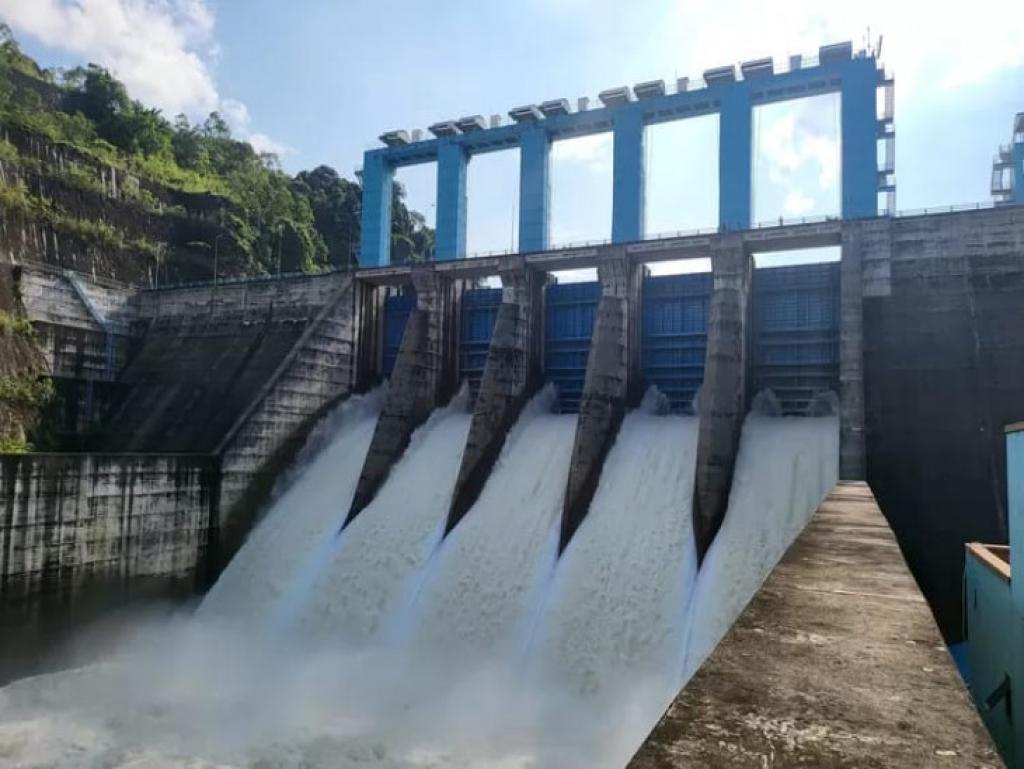 Sore ini PLTA Koto Panjang Buka 3 Pintu Waduk, Warga di Bantaran Sungai Kampar Diimbau Waspada