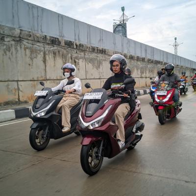 Event Spektakuler! Honda PCX 160 Diluncurkan dengan City Rolling dan Riding Experience