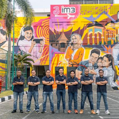 Indosat Kolaborasi dengan Seniman Medan untuk Ciptakan Mural Ikonik