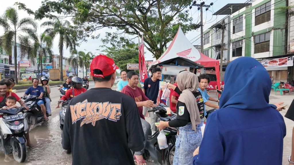 Ramadhan Penuh Kebaikan: Bikers Honda Scoopy Berbagi Kebahagiaan di Pelalawan