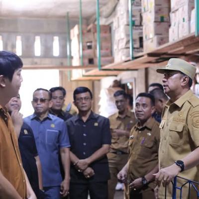 Wabup Muzamil bersama Komisi II DPRD Inspeksi Pasar, Tinjau Ketersediaan Bahan Pokok Jelang Idul Fitri