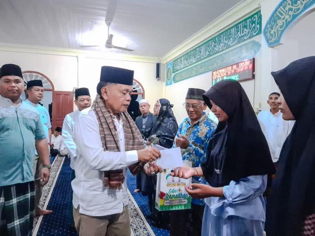 Bupati Asmar Tutup Safari Ramadan di Masjid Al Ihsan Banglas