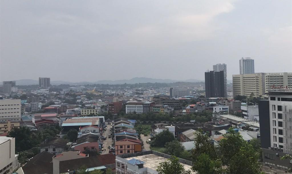 BMKG Prediksi Cuaca di Kepri Hari Ini Berawan hingga Hujan Ringan