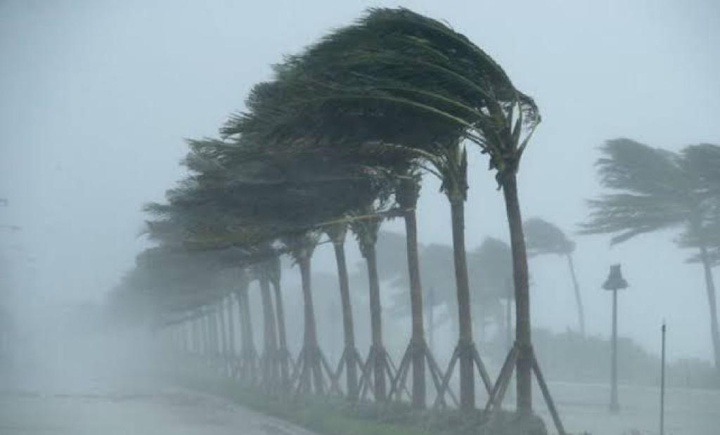 Siang-Malam Ini, Waspada Cuaca Buruk di Batam dan Sekitarnya