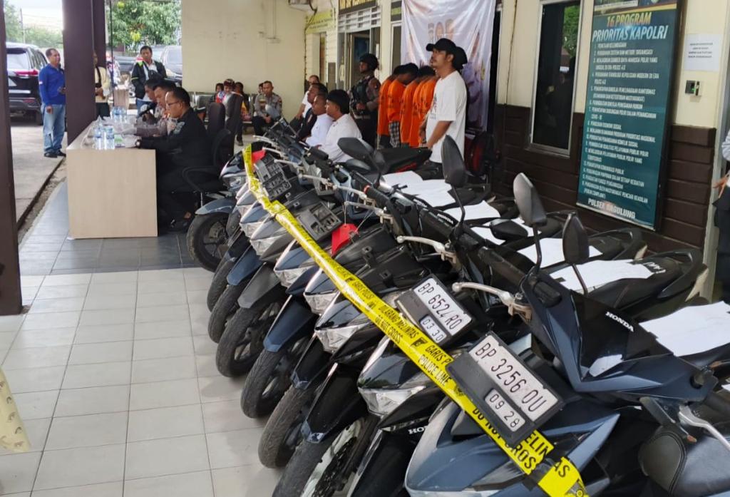 5 Pelaku Curanmor Modus Patahkan Stang Motor Dibekuk Polisi
