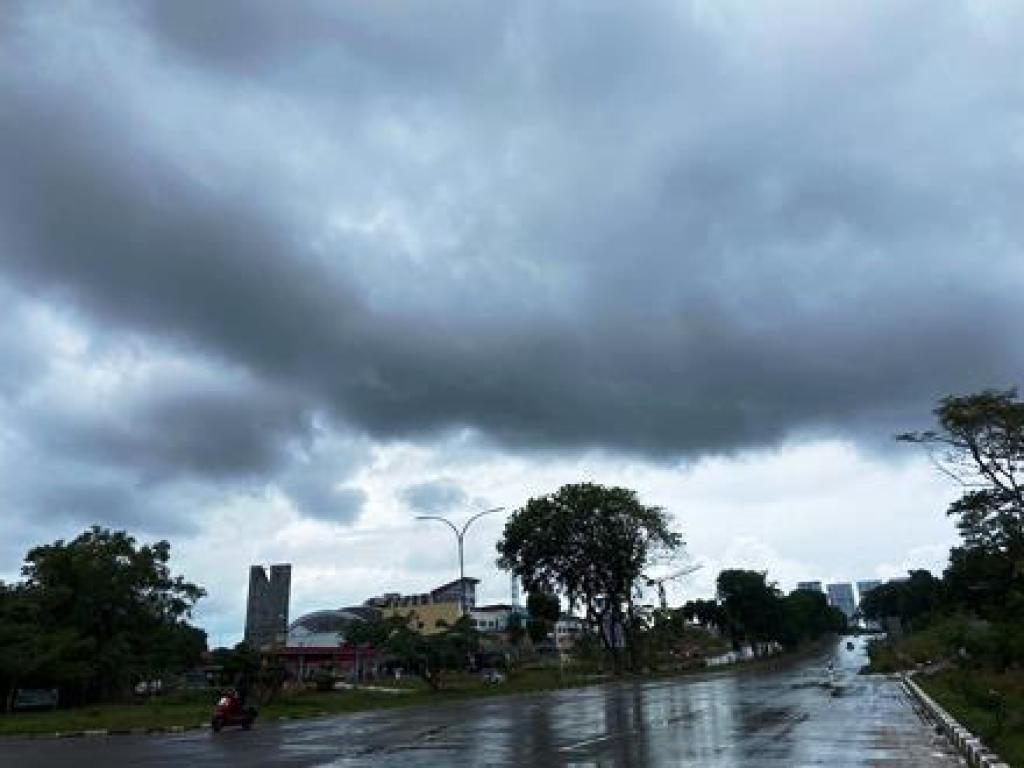Prakiraan Cuaca Kepri 23 April: Waspada Hujan Petir dan Angin Kencang