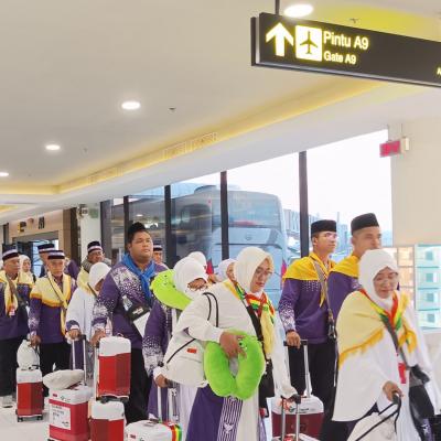 Penerbangan Perdana Jemaah Haji di Bandara Hang Nadim Batam Berjalan Lancar