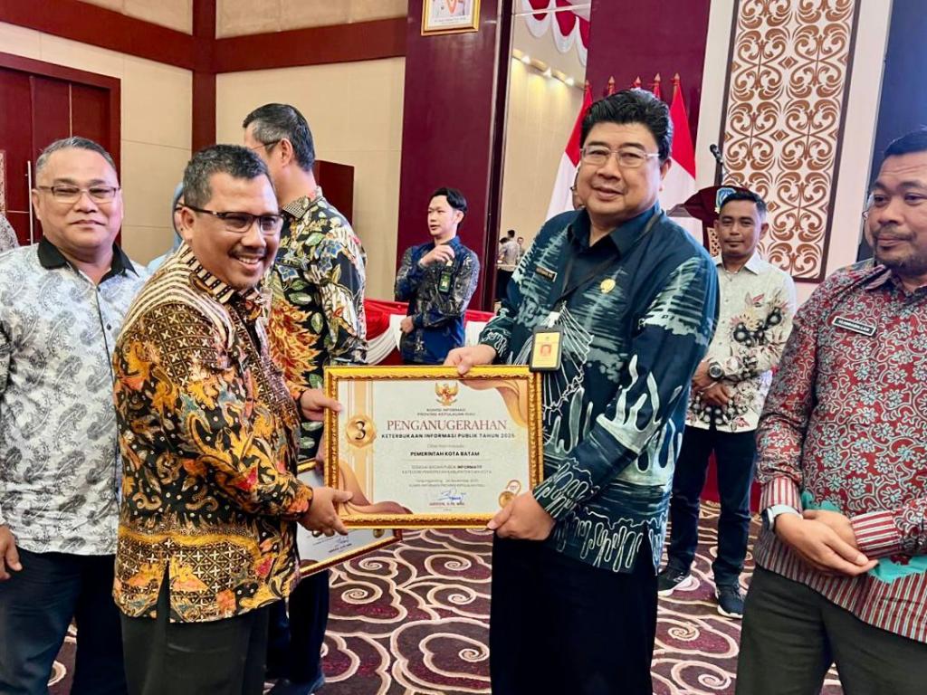 Pemko Batam Raih Predikat Badan Publik Informatif dari Komisi Informasi Kepri