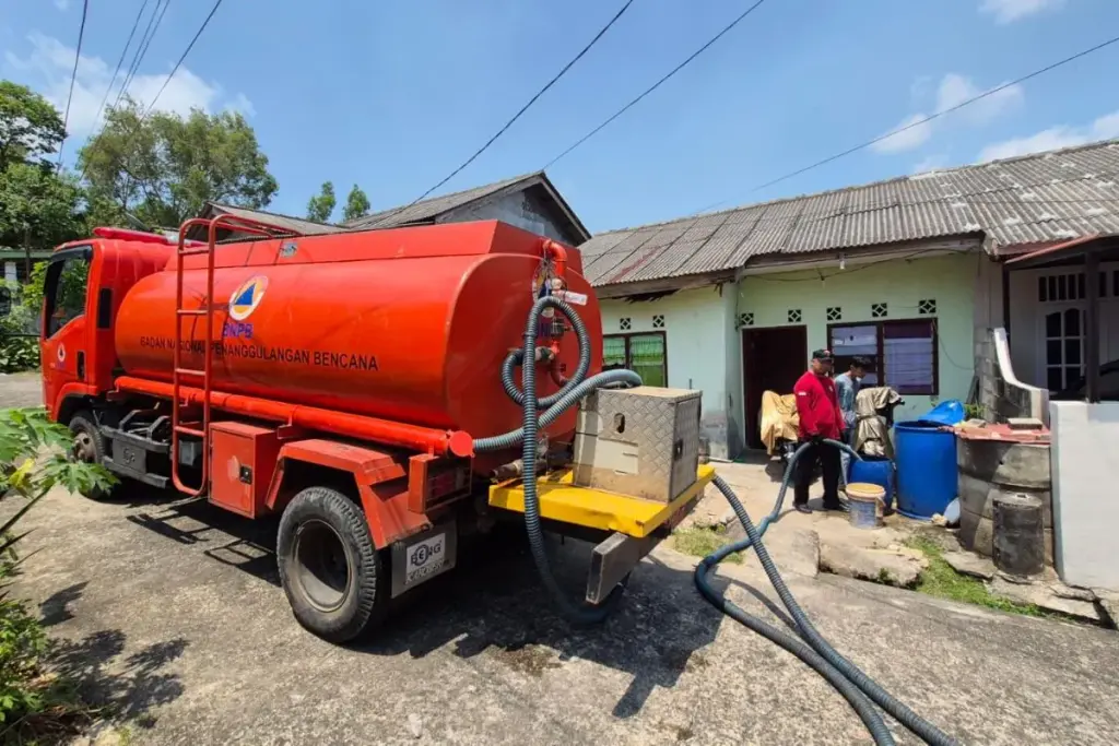 Krisis Air Bersih, BPBD Tanjungpinang Salurkan 26 Ton Air ke 400 KK